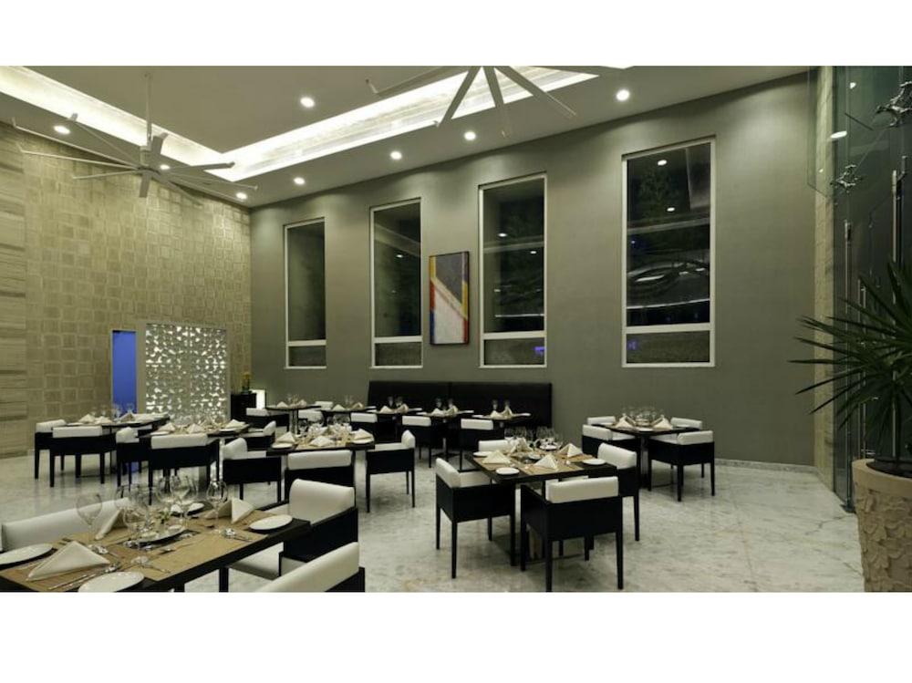 Meluha - The Fern Hotel Mumbai Exterior photo